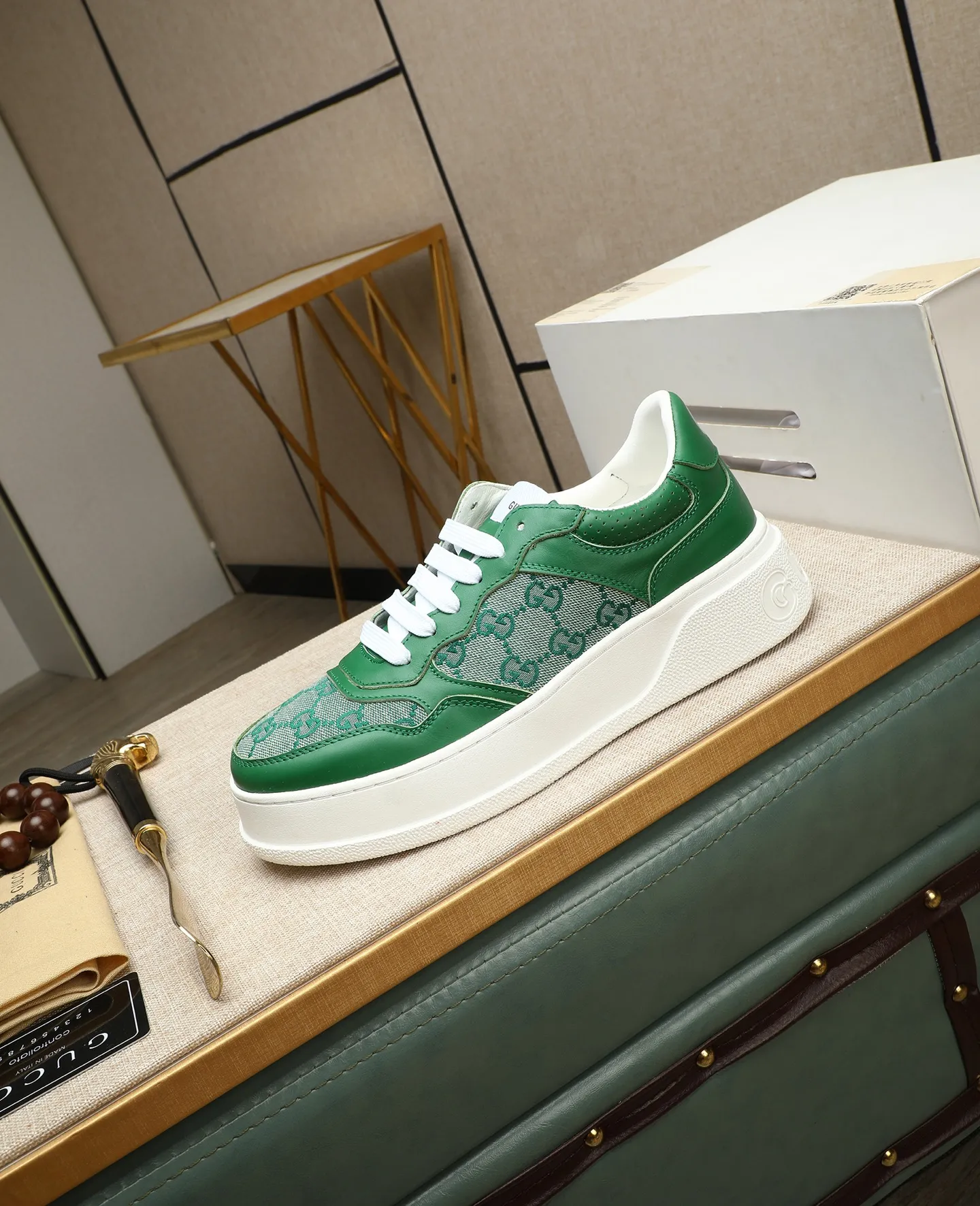 Men's shoes 💰400 GUCCI🔍🔍The latest models are on sale at the same time at the counter. Original calfskin imported from Italy, genuine leather lining, (high-end, extravagant, and classy) with exquisite workmanship. Soles: Original soles specially provided by the original factory. ⚠Exclusive double-layer movable molded soles are super comfortable⚠. Photos of the real thing🎬The real thing is better🔍🔍"High quality·Follow the order" Code number 38-44